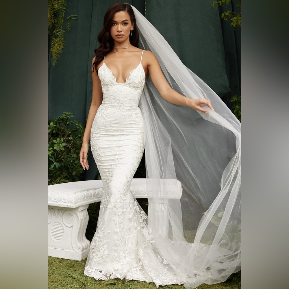 SOLENE - WHITE LACE BRIDAL GOWN
